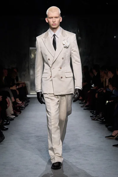 Look 31